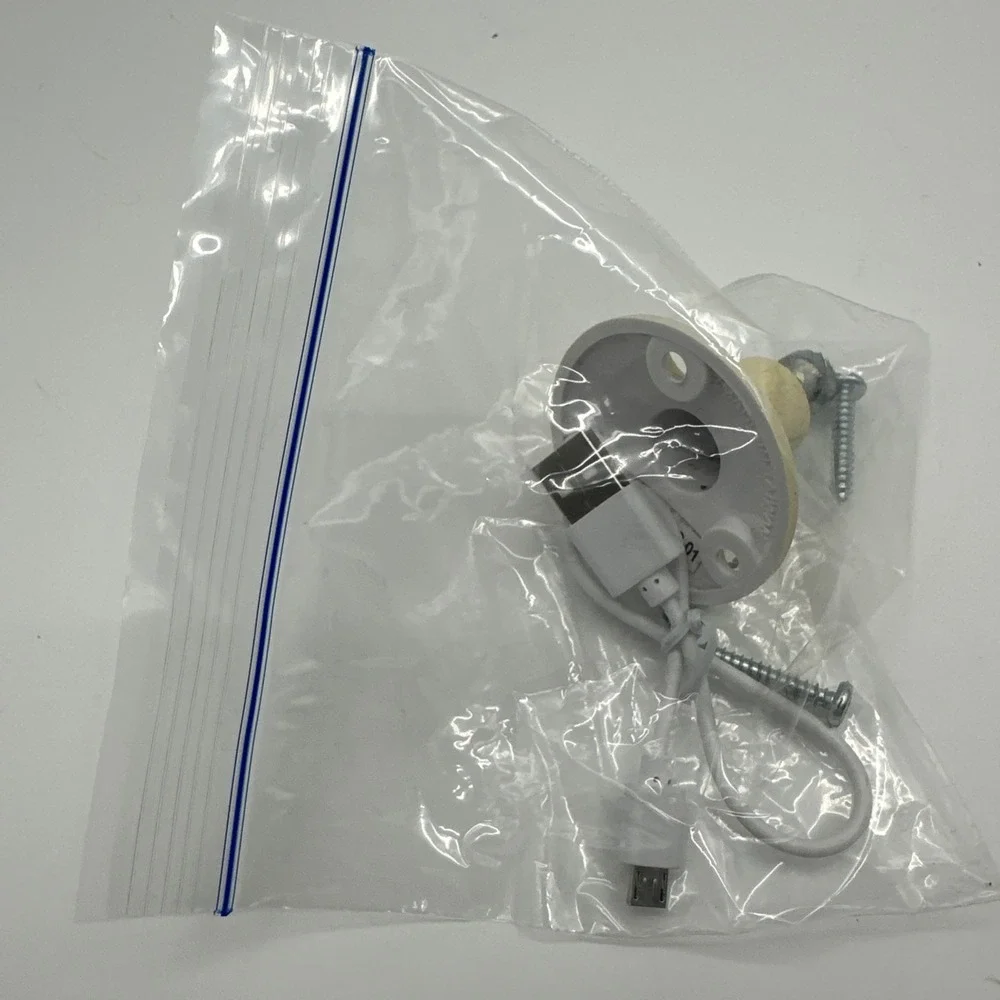 Arlo Essential XL VMC2032  Wireless Spotlight Security Camera White‎